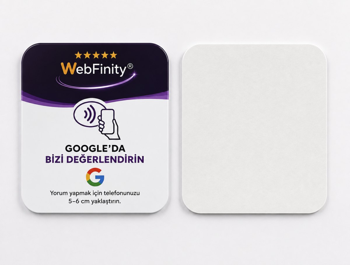 NFC seçeneği: kartın ön yüzünde temassız okuma simgesi ve Google yorum yönlendirmesi, arka yüzü boş